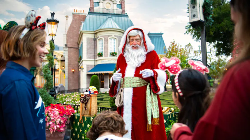 Epcot - France Pavilion - Christmas - DVC Rentals